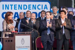 Junto a Cristina Kirchner, Inza firm� un convenio para el env�o de 4 millones de pesos destinados a nuevas obras h�dricas